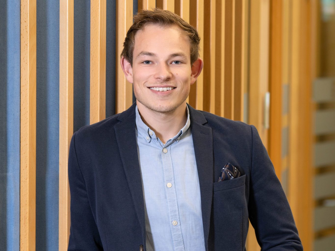 „Unser Kontowechselservice ist einfach und schnell. Wir haben das passende Kontomodell für Sie: transparent und ohne versteckte Kosten.“Thore Rosenburg, Fachtrainee für Heilberufe