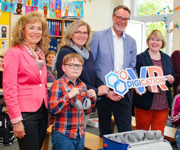Die Grundschule in Tornesch freute sich über die Förderung durch VR-Digication.
